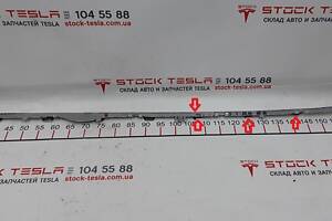 5 Молдинг накладки порога левого (пластик хром) с повреждением Tesla model S, model S REST 1024575-00-E