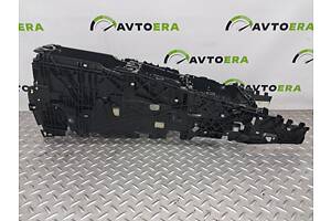 51169252117 Крепление центральной консоли BMW X5 F15 лопнуто в нескольких местах 8/10 основа