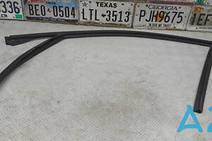 51332990307 - Б/У Направляющая стекла двери на BMW X1 (E84) xDrive 28 i