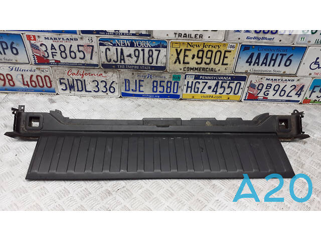 51477145899 - Б/В Обшивка кришки багажника на BMW X5 (E70) xDrive 35 i (Трещина, отломан небольшой фрагмент)