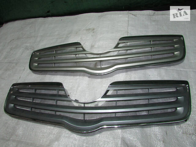 5311405090 - Решітка радіатора Toyota Avensis T25 2003-2008