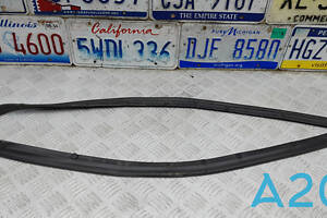 53395WB002 - Б/У Уплотнитель капота на TOYOTA YARIS (_P5_) 1.5