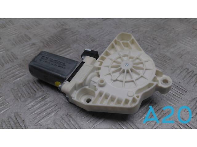 5Q4959802B - Б/У Мотор стеклоподьемника на AUDI Q5 (FY) SQ5 - Фото 2