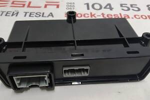 6 Блок контроля стояночного тормоза Tesla model X S REST 1007618-00-J