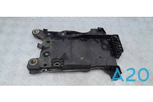 61219387574 - Б/У Площадка под аккумулятор на BMW X2 (F39) xDrive 28 i