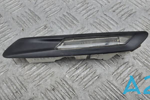 63137154168 - Б/У Повторитель поворота на BMW 5 (F10) xDrive 535 i  (не оригинал)