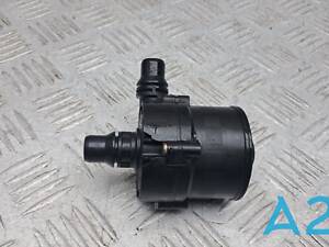 64116834923 - Б/У Помпа системы охлаждения на BMW 5 (G30) xDrive 530 i