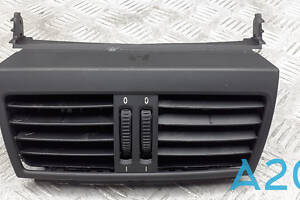 64226954953 - Б/У Воздуховод консоли на BMW X5 (E70) xDrive 35 i (Трещина)