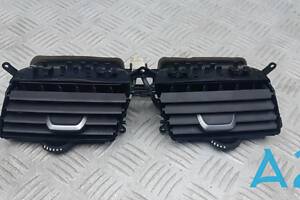 64229329579 - Б/У Воздуховод торпедо центральный на BMW 5 (G30) xDrive 530 i