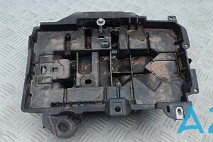 68186053AA - Б/В Площадка під акумулятор на JEEP CHEROKEE (KL) 2.4