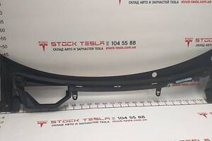 7 Подкапотная накладка стеклоочистителей Tesla model S 1008976-00-F