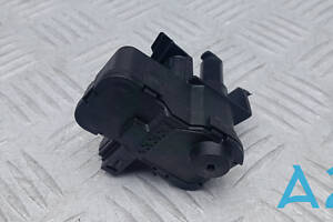 7P0810773B - Б/У Сервопривод лючка на VOLKSWAGEN TOUAREG (7P) 3.6