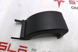 8 Накладка правой петли задних дверей Tesla Model X 1047075-00-G