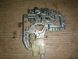 8200766888 Замок двери задней Renault Master 3