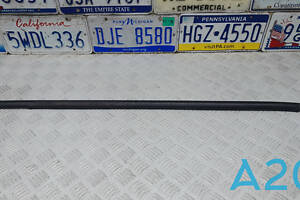 82210D3001 - Б/У Молдинг стекла двери наружный на HYUNDAI TUCSON (TL) 2.0 GDi