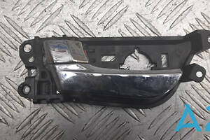 826102V000CR - Б/У Ручка двери внутренняя на HYUNDAI VELOSTER (FS) 1.6 GDi