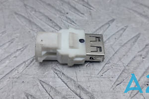 84109390501 - Б/У Блок USB на BMW 5 (G30) sDrive 530 i