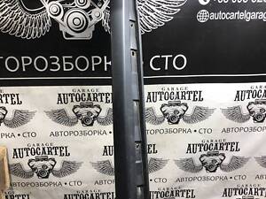 8e0853860 Бокова накладка поріг права Audi a4 b6