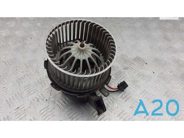 8K1820021C - Б/У Мотор вентилятор отопителя на A4 Avant (8K5, B8) 2.0 TFSI (Свистить )