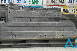 8R0825207C - Б/У Защита днища на AUDI Q5 (8R) 2.0 TFSI quattro (є тріщини, відсутній фрагмент )