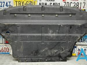 8R0863821C - Б/У Защита двигателя на AUDI Q5 (8R) 2.0 TFSI quattro (тріщина)