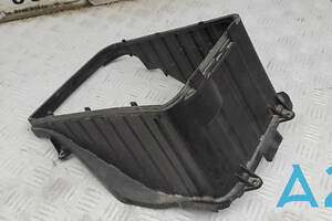 8U0915335 - Б/У Кожух аккумулятора на AUDI Q3 (8U) 2.0 TFSI quattro