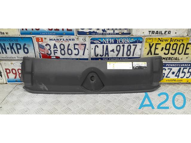 8W0807081 - Б/У Накладка передней панели на AUDI A4 (B9) 2.0