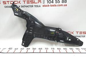 9 Кронштейн внутренний левый стойки C Tesla model S, model S REST 1009272-00-F