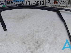 A2467250800 - Б/У Направляющая стекла двери на MERCEDES-BENZ B250e Electric Drive