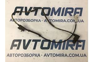 Датчик ABS передний правый Toyota Avensis T25 2003-2008 8954202040