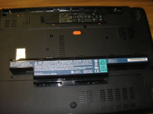 Acer Aspire Е1-571 15.6' LED Core І5-3230M 4х2.60ГГц-3.20ГГц 8ГБ/320ГБ ВебКа Рoбоча Батарея та Новий 96-Вт Б/Ж із США #1 - Фото 18
