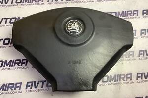 Подушка безопасности водителя AirBag Opel Vivaro 2001-2014 8200676904