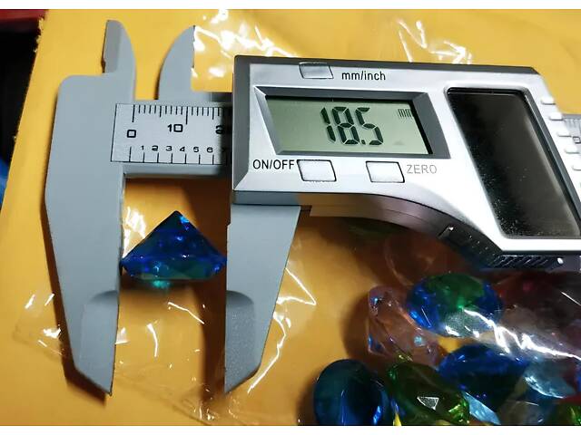 Акриловые бриллианты RESTEQ разноцветные, 50 шт в упаковке — декоративные акриловые камни для украшений, творчества и де - Фото 6