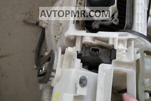 Актуатор моторчик привод печки вентиляция Toyota Rav4 06-12