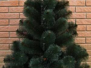 Сосна (елка) новогодняя искусственная, темно-зеленого цвета, распушенная, заснеженная, высотой 130 см