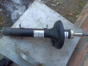 Амортизатор передній для Skoda Octavia