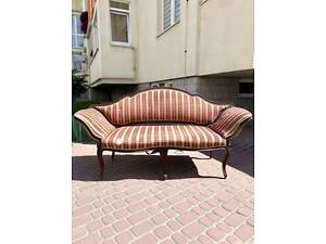 Антикварна софа, диван. Под реставрацию! Оригинальность в том, что снимается спинка, что может быть как диван и как соф