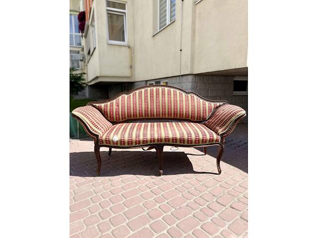 Антикварна софа, диван. Під реставрацію ! Оригінагість в тому, що знімається спинка, що може бути і як диван і як софа-банкета. - Фото 1