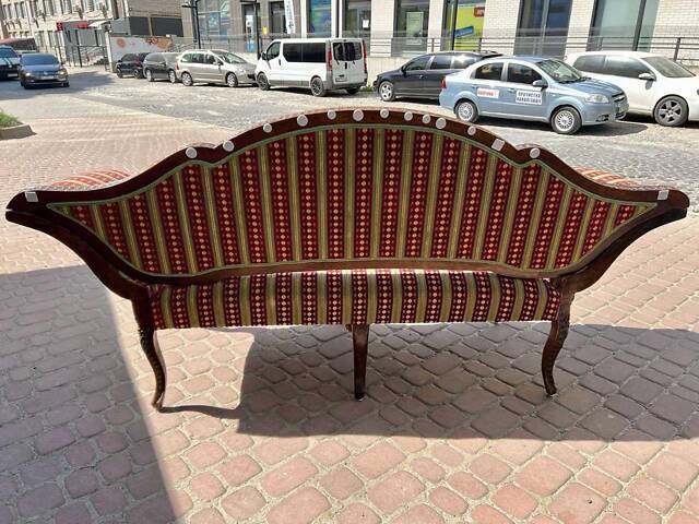 Антикварна софа, диван. Під реставрацію ! Оригінагість в тому, що знімається спинка, що може бути і як диван і як софа-банкета. - Фото 3
