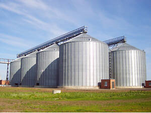 Арматурник, бригада бетонщиків