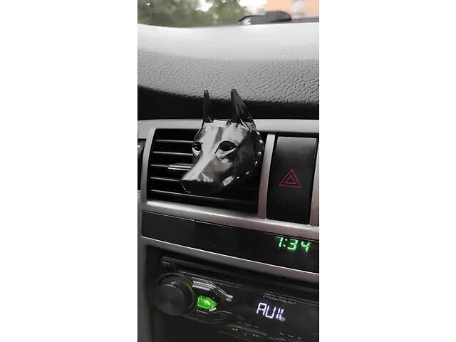 Ароматизатор для автомобіля Доберман RESTEQ чорний — стильний освіжувач повітря та декоративний елемент для салону авто - Фото 4