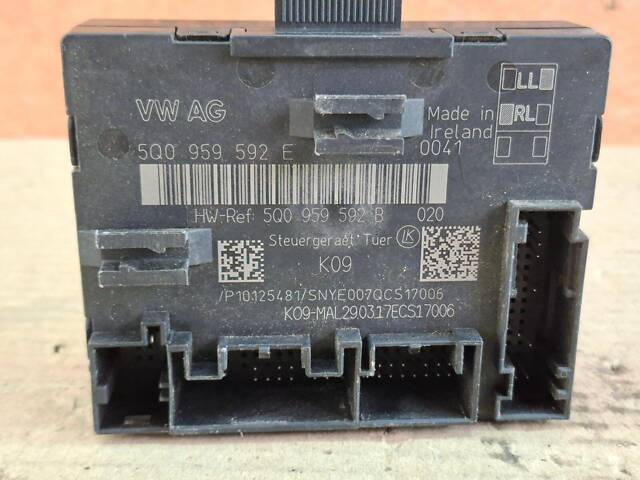 Audi A3 8V 2012-2020 Блок комфорта двери передней правой модуль 5Q0959592E - Фото 2