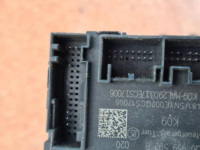 Audi A3 8V 2012-2020 Блок комфорта двери передней правой модуль 5Q0959592E - Фото 7