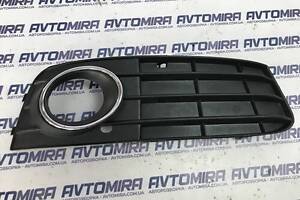 Решітка переднього бампера права Audi A4 (B8) 2007-2011 8KD807682