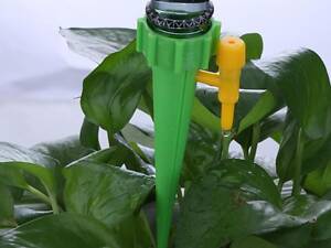 Автоматична насадка на пляшку для краплинного поливу квітів (1шт)