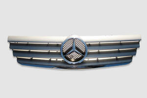 Б/У Mercedes-Benz A2038800383 Решітка радіатора в зборі з емблемою CLC CL203 Sportcoupe C203