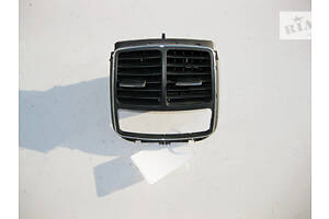 Б/У Mercedes-Benz A2198310360 Вентиляционный дефлектор в центральную консоль для задних пассажиров CLS C219