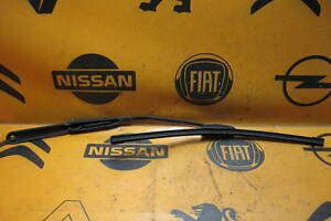 Б/У Дворник передний левый RENAULT KANGOO 8200158098