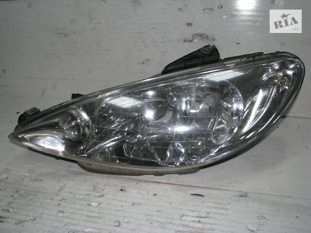 Б/у фара левая Peugeot 206 2003-2009, VALEO 087275, 087276, 89002771, 89002772 -арт№17206-