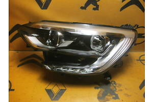 Б/У Фара передняя левая LED RENAULT MEGANE IV 260603157R